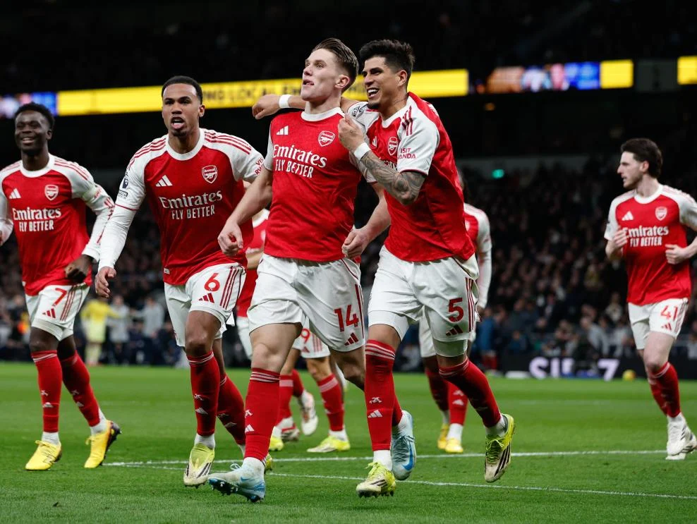 Arsenal 2-0 Everton: Gyökeres y el histórico gol de Max Dowman sellan una victoria agónica y mantienen el liderato